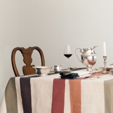 Cinta Oval Striped Linen Tablecloth