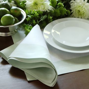 Cinta Pastel Green Border Linen Placemat