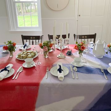 Hope & Glory Rectangular Linen Tablecloth