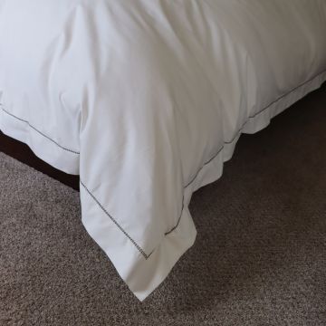 Ivory 500TC Cotton Percale Duvet Cover - Chocolate Hemstitch