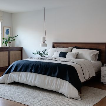 Natural/Black Linen Blanket