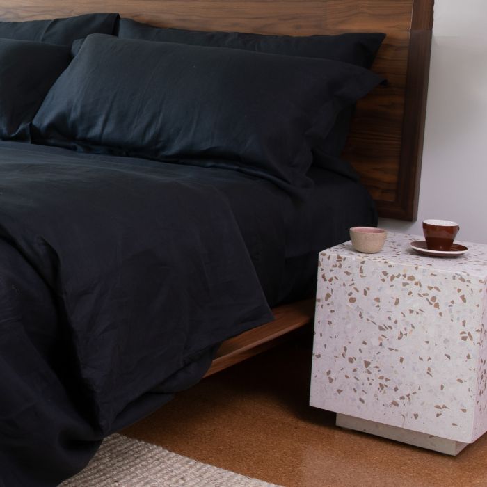 Huddleson black linen fitted sheet 