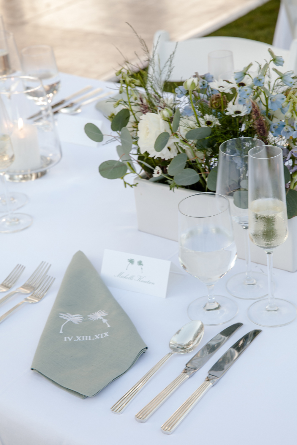 Custom embroidered wedding napkins by Huddleson