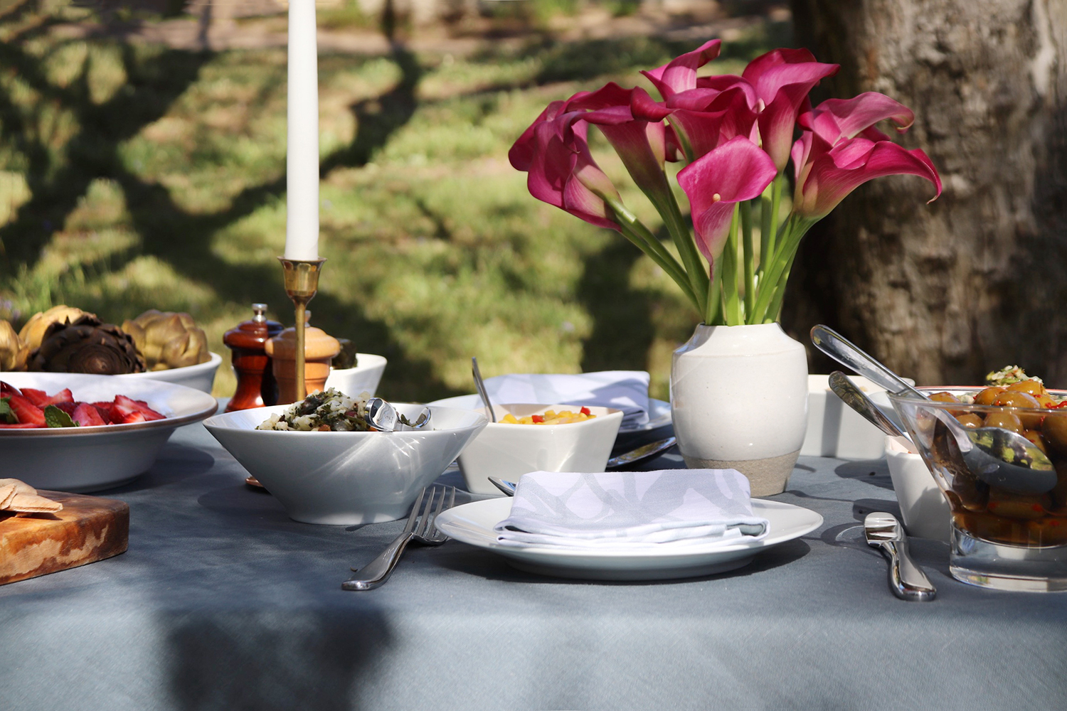 Luxury picnic outdoor dining that's big on style and flavor