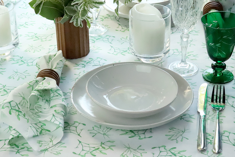 Mistletoe Christmas Tablecloth 