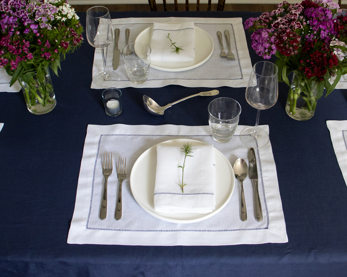 Blue and white tablesetting hemstitched tablecloth placemat napkin 