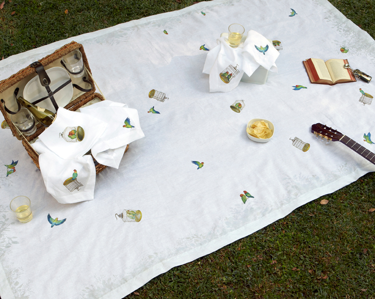 Lovebirds Tablecloth Italian Summer Table Linens Picnic