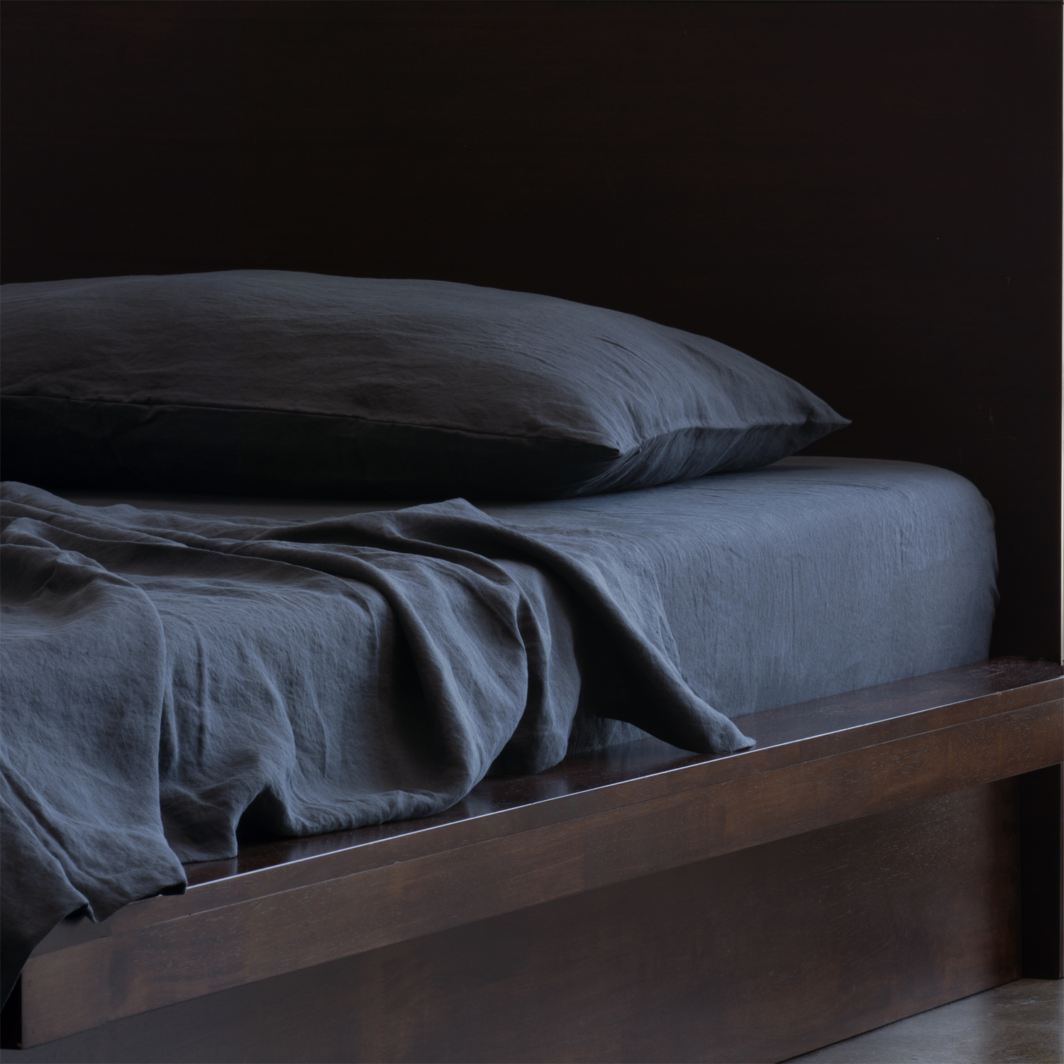 charcoal dark grey linen sheet set